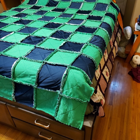 Handcrafted Rag Quilt, twin - Picture 2 of 3
